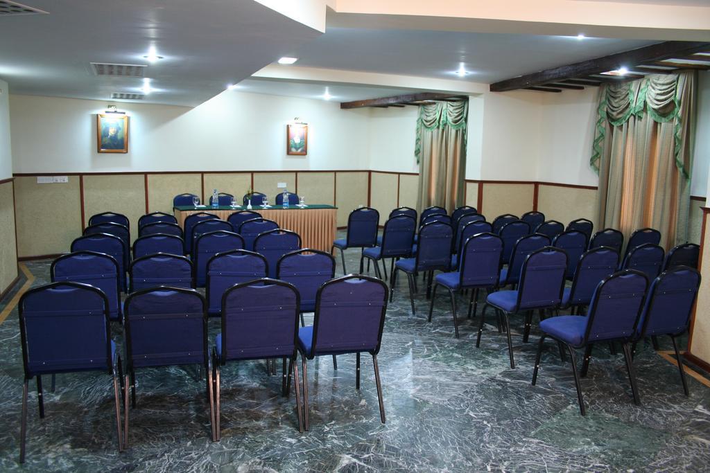 Best Western Amrutha Castle Hyderabad Esterno foto