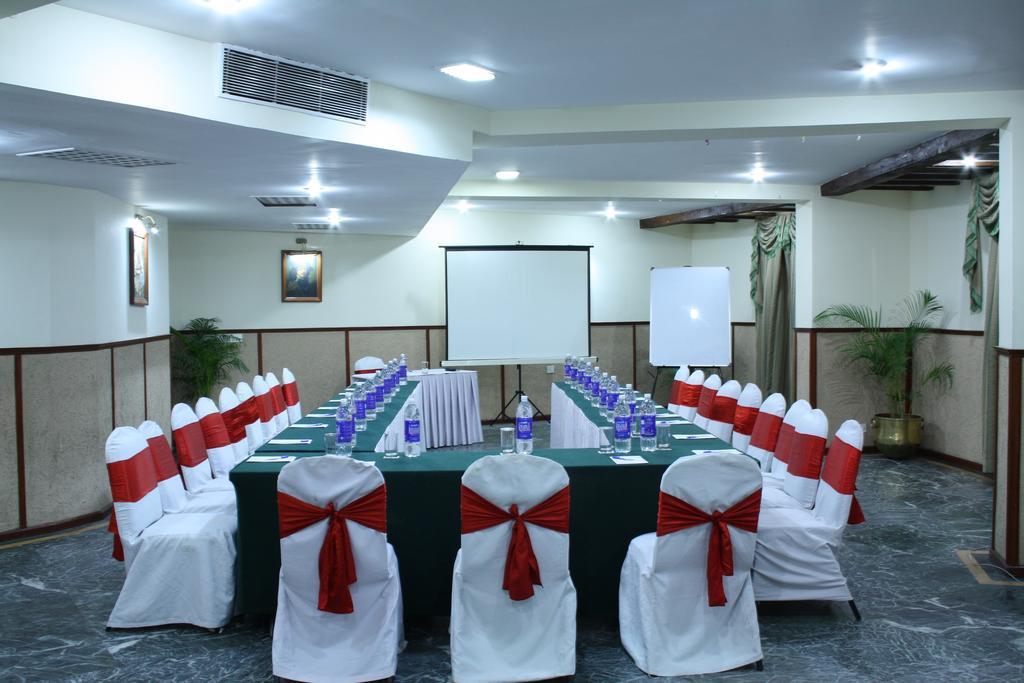 Best Western Amrutha Castle Hyderabad Esterno foto